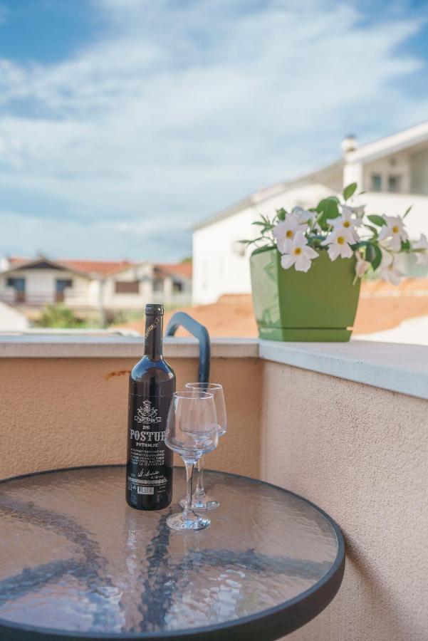 Apartmani Nedoklan Srima Extérieur photo