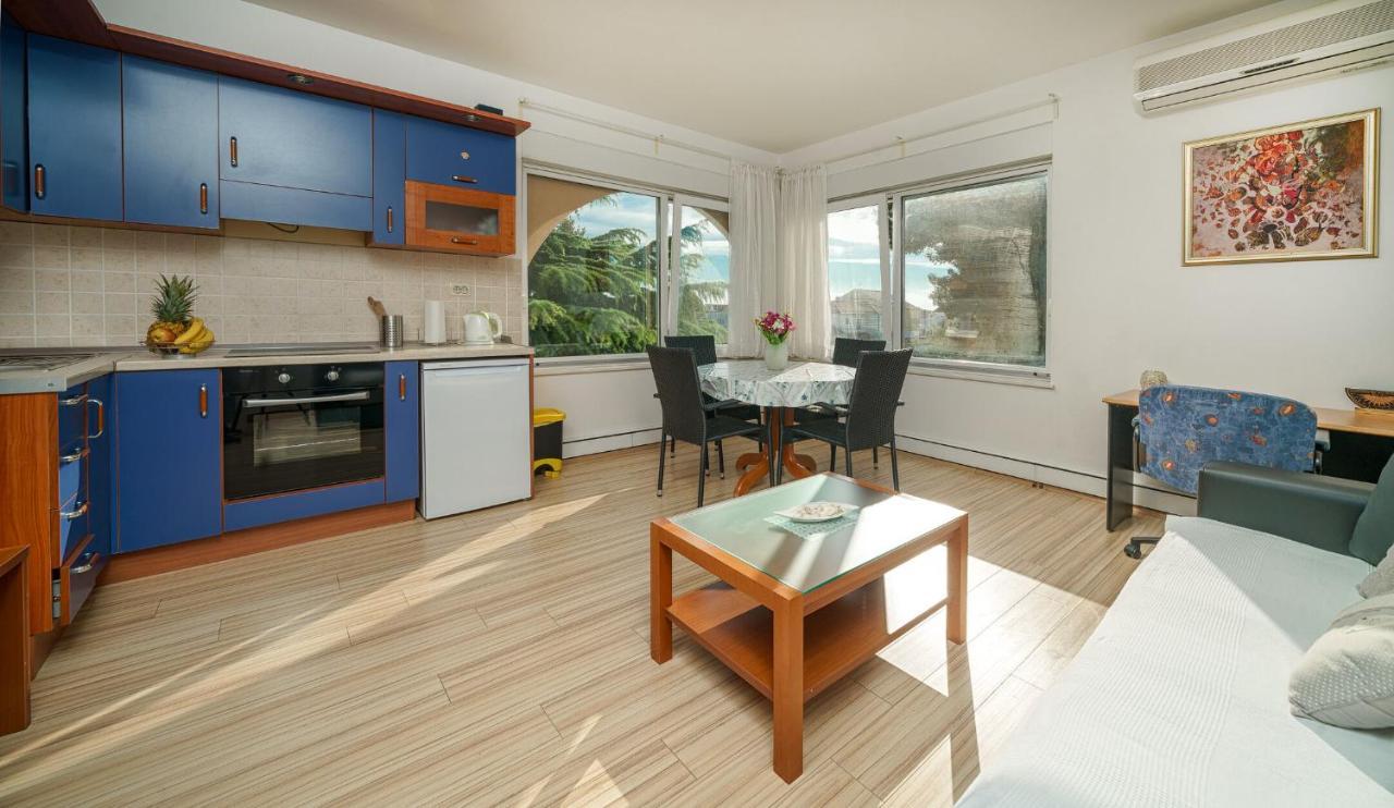 Apartmani Nedoklan Srima Extérieur photo
